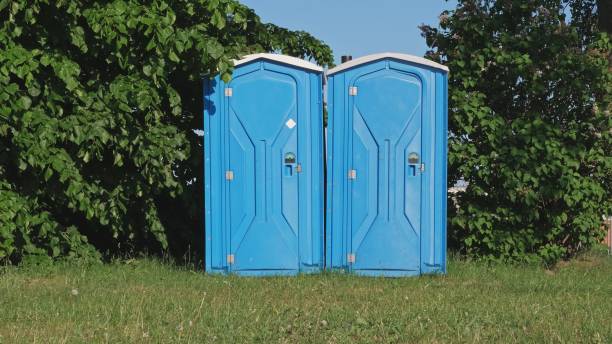 Portable Restrooms for Outdoor Worksites